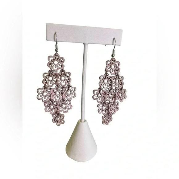 NWT 2.5” Purple Laces Flower Earring With Twotoned Metal Elegant Floral southern - Picture 5 of 8